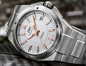 IWC_Ingenieur_white_dial_reclining_1000-570x438